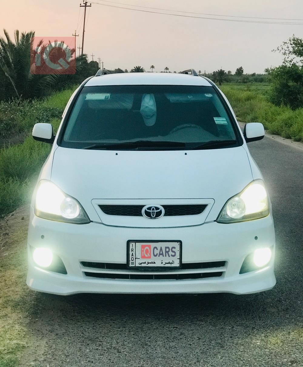 تۆیۆتا ئیپسەم